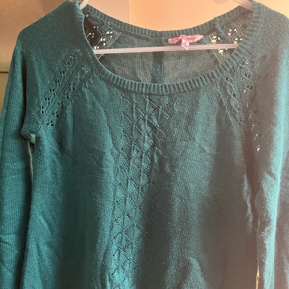 GREEN LONG SLEEVE SWEATER SIZE SMALL OBO - Picture 2 of 4